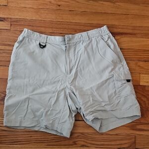 Columbia GRT Fishing/hicking Shorts, Womens L , Beige 5 Pockets